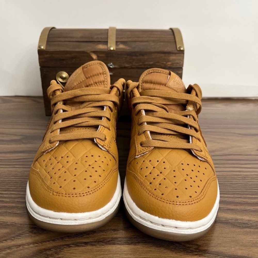 Nike Dunk Low 'Quilted Wheat' - Picture 2 of 6